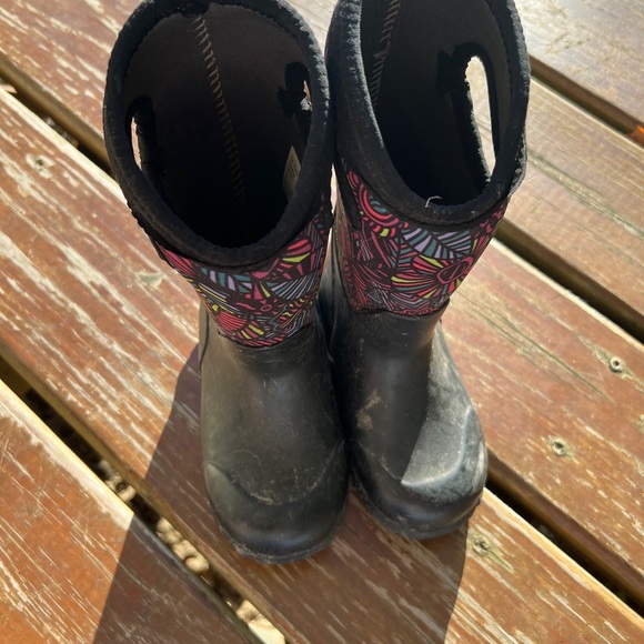 Colorful Patterned Bog Boots - Picture 2 of 4